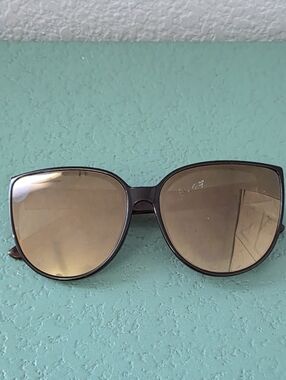 Vince Camuto VC939 Cat Eye Sunglasses